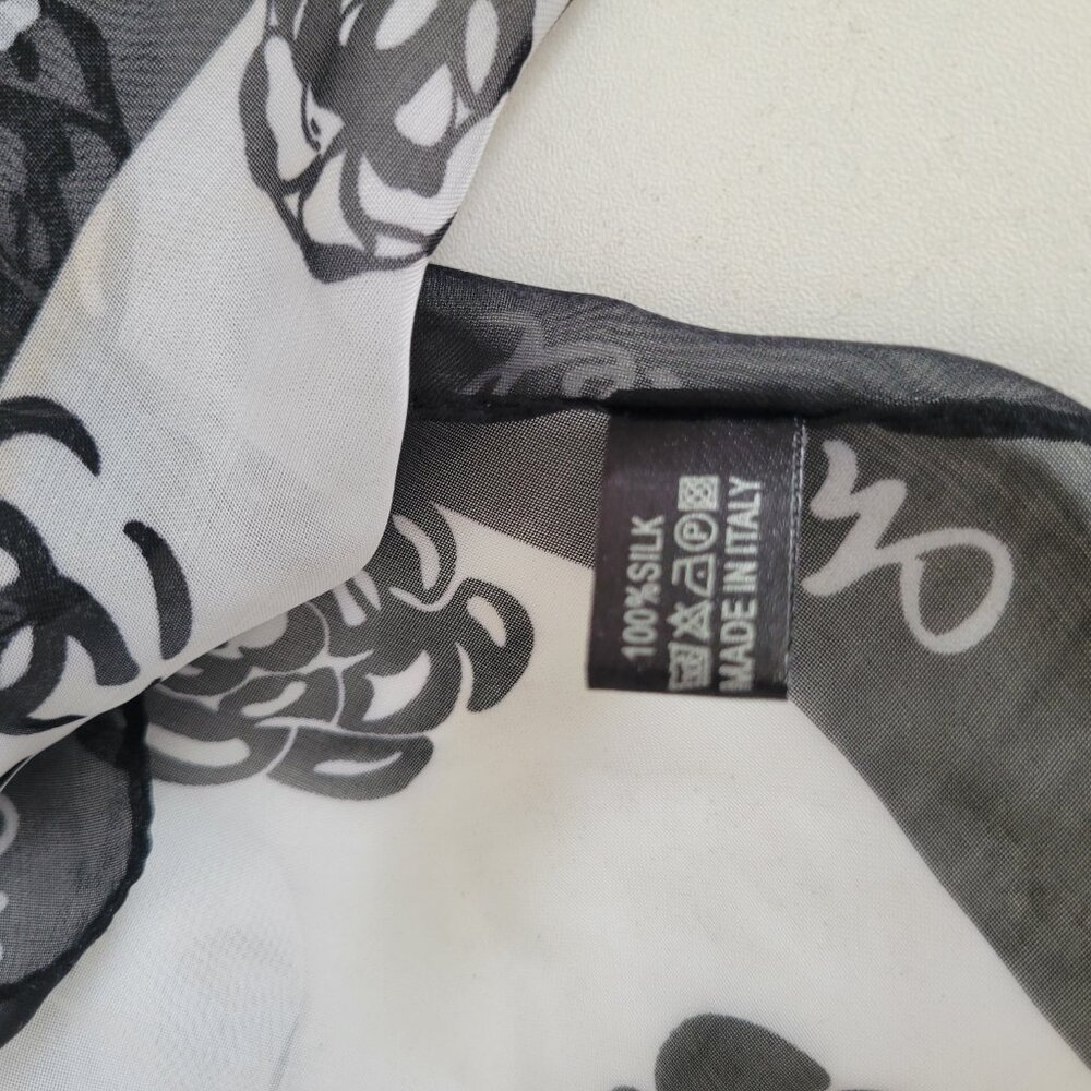 Vintage Chanel Black and White 100% Silk Scarf Long Rectangular RARE 59 x 20 - Picture 8 of 16